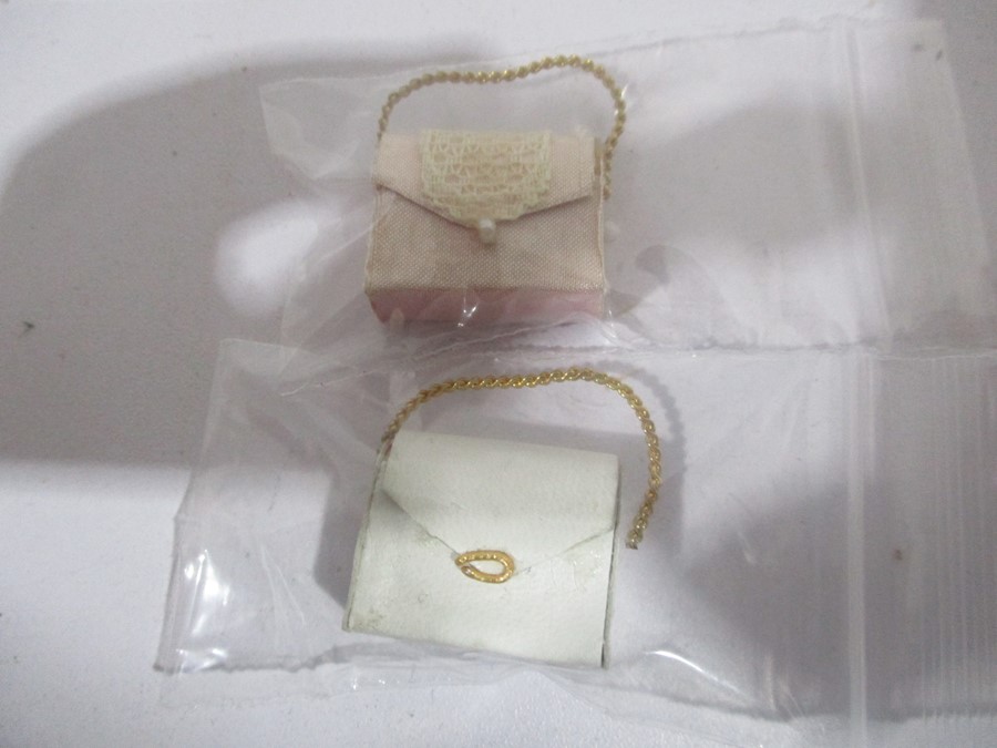 A collection of miniature dolls house ladies handbags - Image 5 of 7