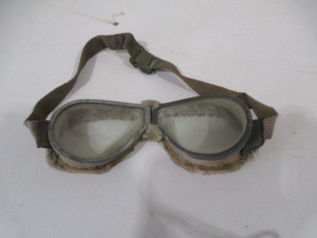 A pair of vintage motoring goggles - Image 2 of 5