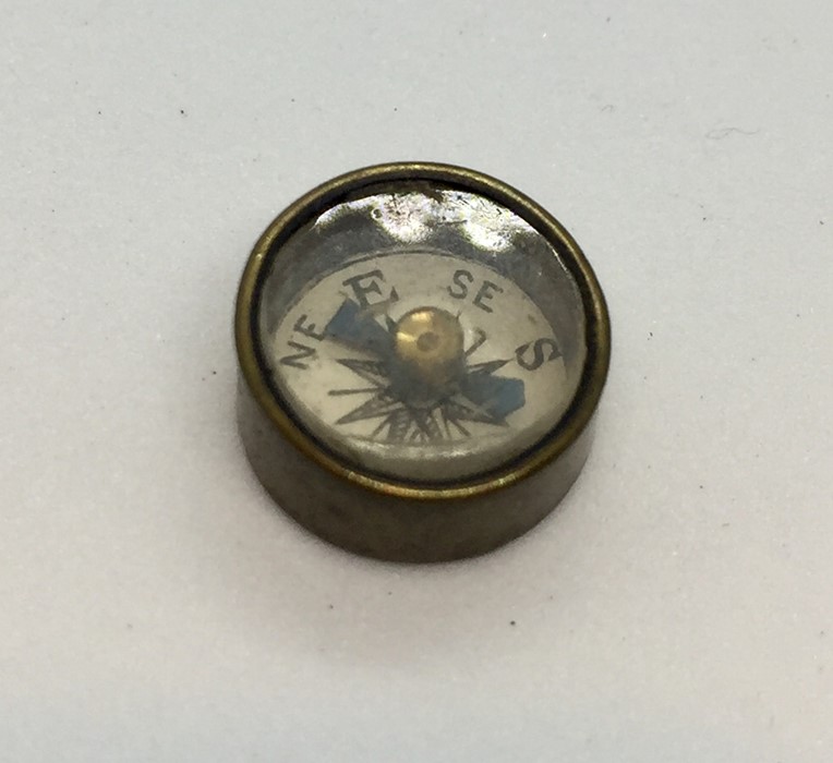 An airmans miniature compass along with three small penknives and two tie pins - Image 5 of 5