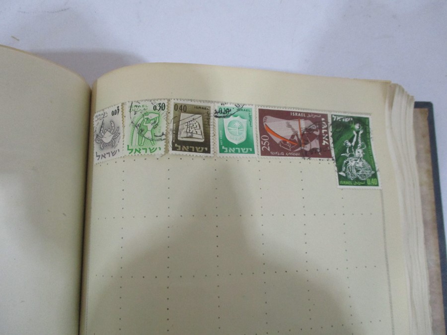 A collection of worldwide stamps along with loose stamps - Image 52 of 94