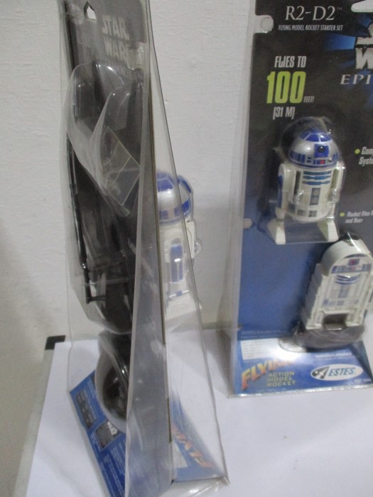 Two new in packet Star Wars Episode 1 R2-D2 Flying action models by Estes - Image 5 of 5