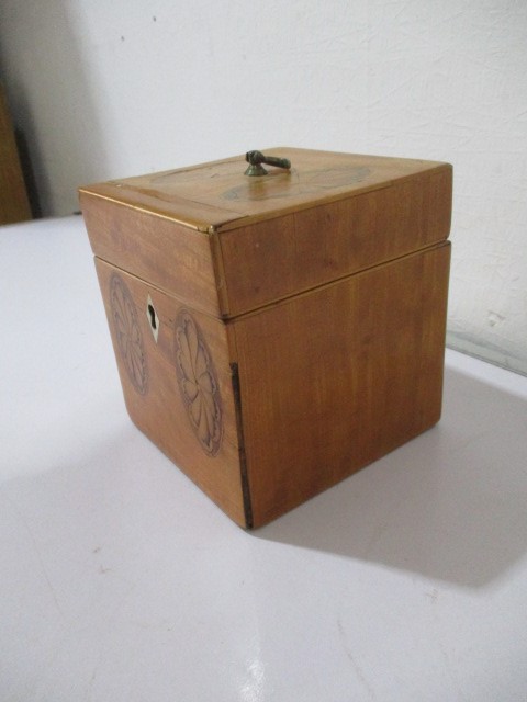 A Georgian inlaid tea caddy with shell decoration and ivory escutcheon - Image 2 of 6