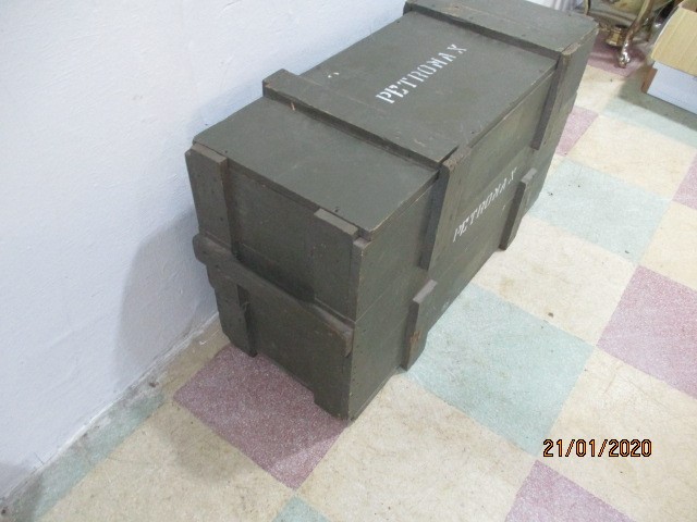 A vintage military crate - Image 3 of 7