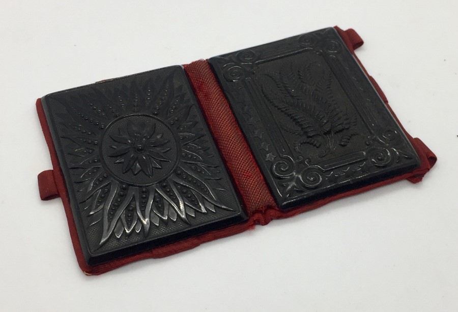 A Victorian Whitby jet needle case decorated with fern leaves - Image 3 of 5