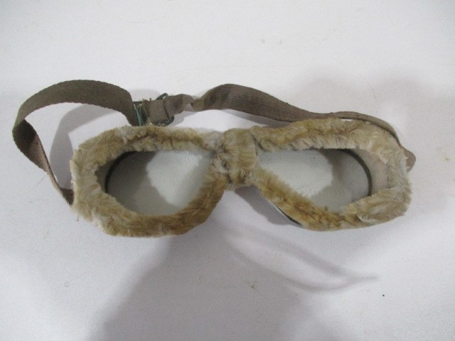 A pair of vintage motoring goggles - Image 4 of 5