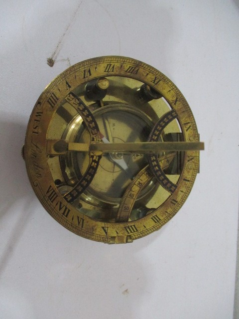 A brass sun dial and compass in wooden box - Image 2 of 9