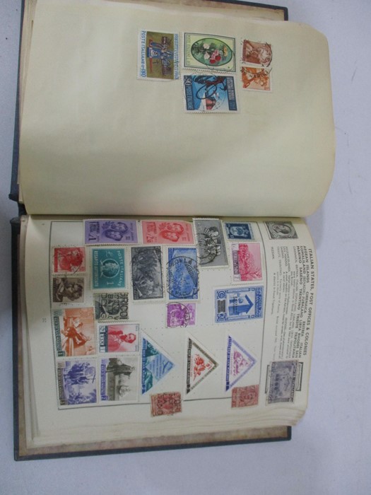 A collection of worldwide stamps along with loose stamps - Image 55 of 94