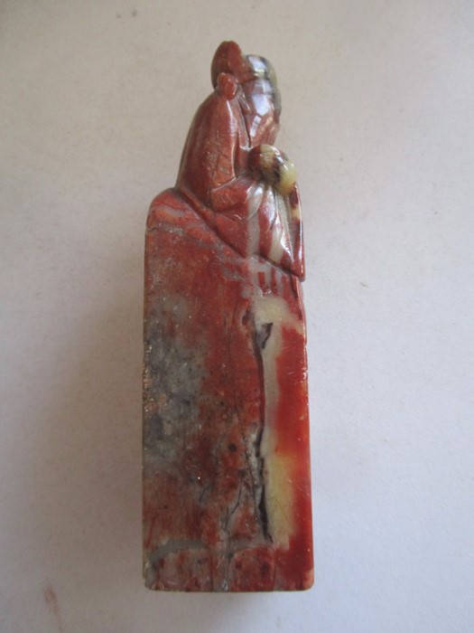 A soapstone carving of a Deity, hardstone egg and two scent bottles - Image 3 of 14