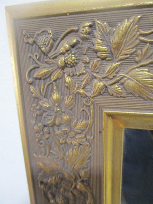 A large gilt mirror, 134cm x 104cm - Image 2 of 5