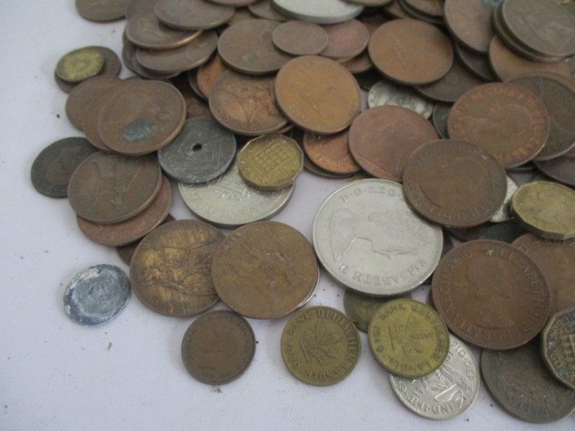 A collection of various coins - Image 3 of 7