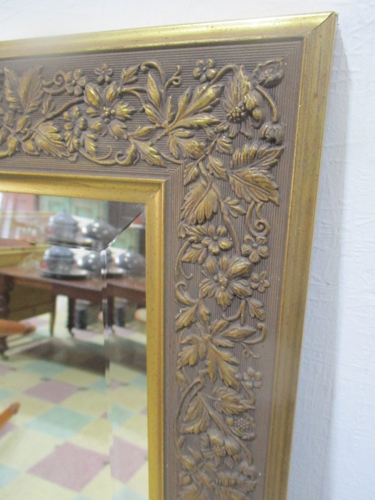 A large gilt mirror, 134cm x 104cm - Image 3 of 5