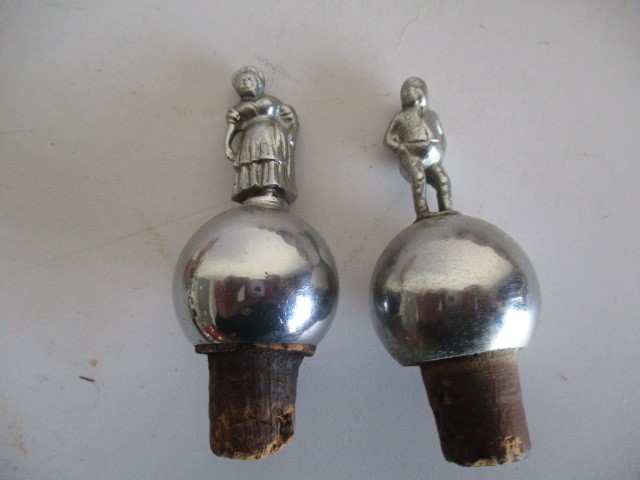 A collection of various novelty bottle stoppers - Image 4 of 4