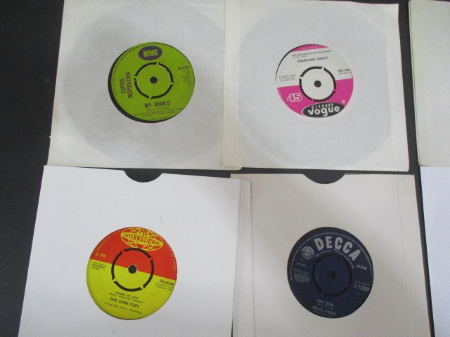 A collection of 7" vinyl singles including The Beatles, Robert Plant, The Jam, Free, Madonna, - Image 20 of 42