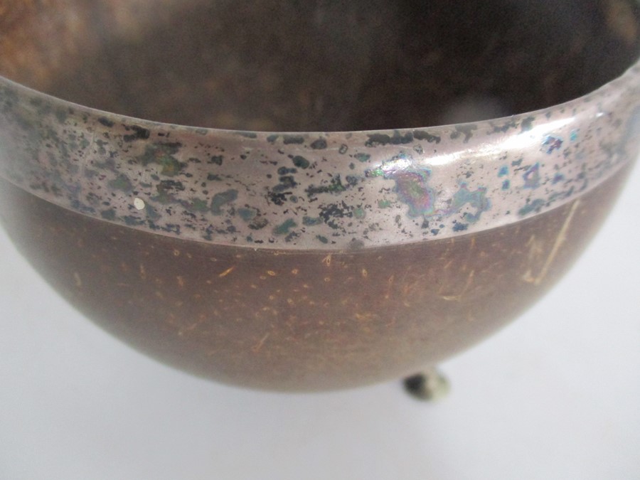 A Georgian "coconut bowl" with white metal rim on tripod feet - Image 4 of 5