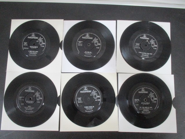 A collection of 7" vinyl singles including The Beatles, Robert Plant, The Jam, Free, Madonna, - Image 9 of 42