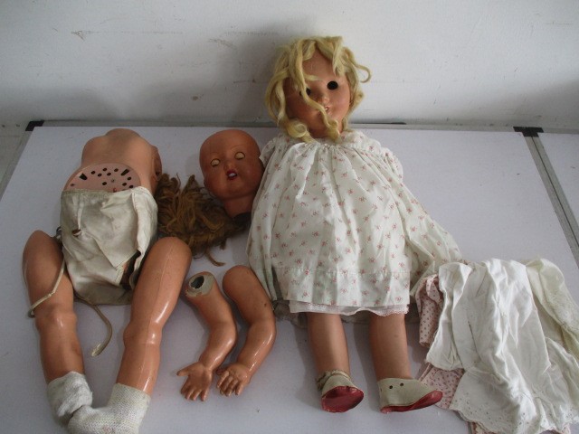 Two large vintage dolls - A/F