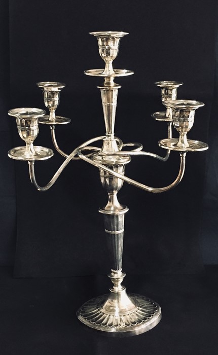 A pair of hallmarked silver 5 branch candelabra by Hawksworth Eyre Ltd, 1901.Inscribed "presented to - Image 2 of 6