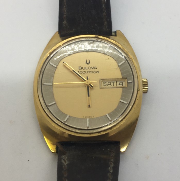 A vintage gentleman's Bulova Accutron wristwatch - Image 2 of 2