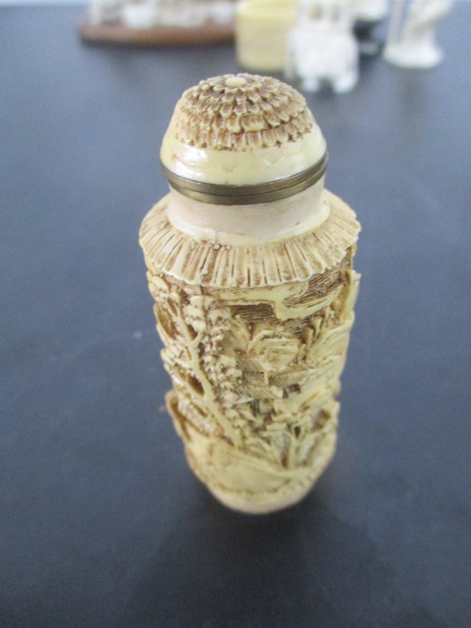 A collection of early 20th century ivory, bone including a Chinese seven layered ivory puzzle ball - Image 6 of 18