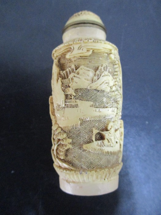 A collection of early 20th century ivory, bone including a Chinese seven layered ivory puzzle ball - Image 7 of 18