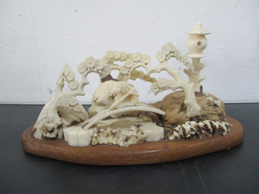 A collection of early 20th century ivory, bone including a Chinese seven layered ivory puzzle ball - Image 14 of 18