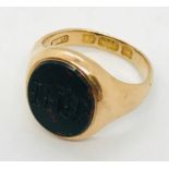 A 15ct gold signet ring. Weight 4.6g