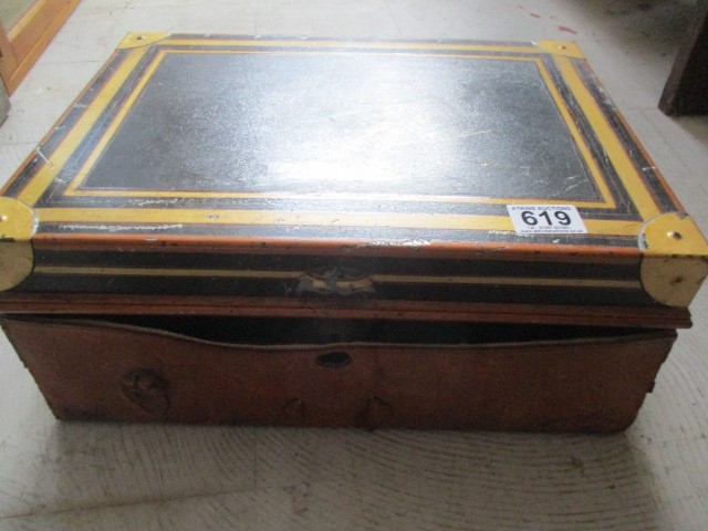 A vintage cash tin - no key