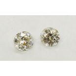 Two loose diamonds, approx 0.5ct each ( each measure 5mm diameter)