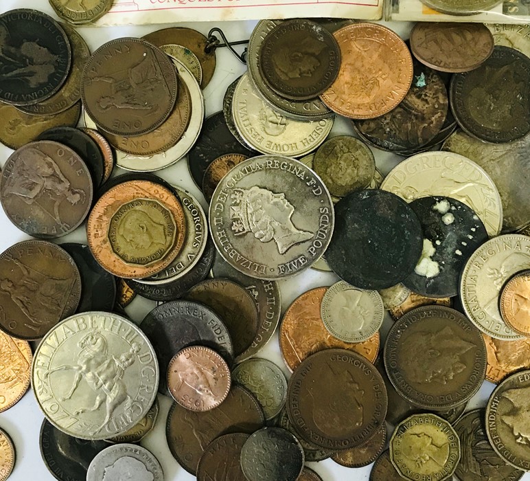 A collection of coinage including silver threepenny bits, £2 and £5 coins etc - Image 2 of 4