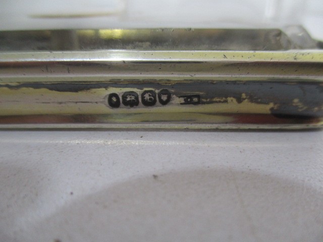 A hallmarked silver cigarette box along with a silver gilt box ( A/F) - Image 8 of 9