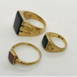 Three 9ct gold gentleman's signet rings set with onyx etc. Total weight 12.1g