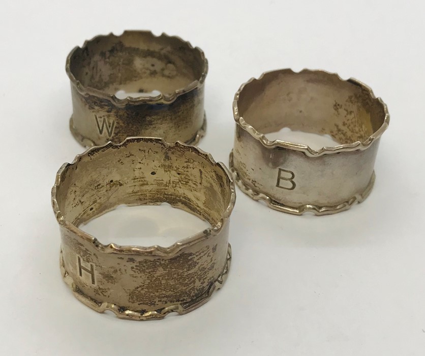 Six hallmarked silver serviette rings - Image 3 of 3