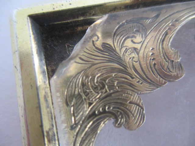 A hallmarked silver cigarette box along with a silver gilt box ( A/F) - Image 7 of 9
