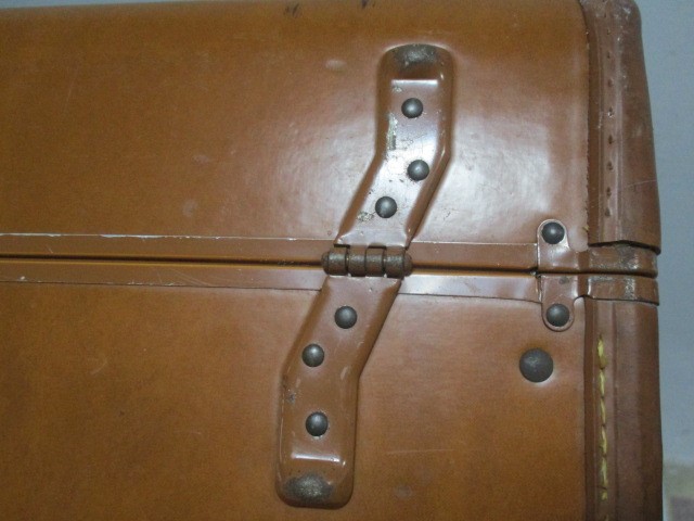 A Samsonite vintage suitcase with leather trim - Image 7 of 7