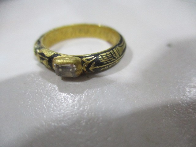 A mourning ring with black enamel detailing, old cut diamond solitaire engraved to inside RD ob 18th - Image 5 of 19