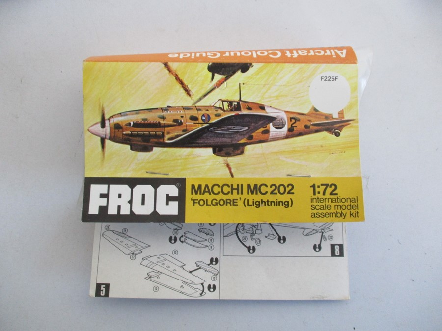A collection of boxed model planes including Revell, Heller and Frog etc. - Image 13 of 15