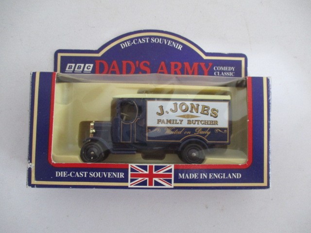 A small collection of boxed die-cast vehicles including Lledo The Queen Mother Commemorative set and - Image 12 of 13