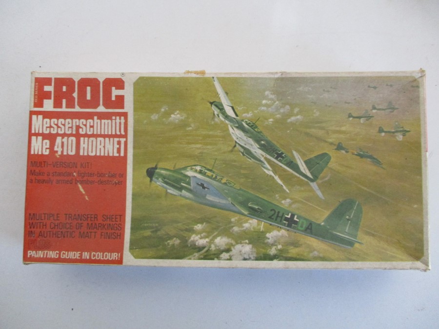 A collection of boxed model planes including Revell, Heller and Frog etc. - Image 11 of 15