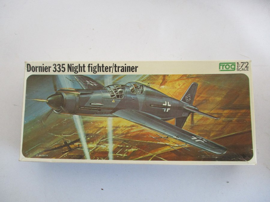 A collection of boxed model planes including Revell, Heller and Frog etc. - Image 8 of 15