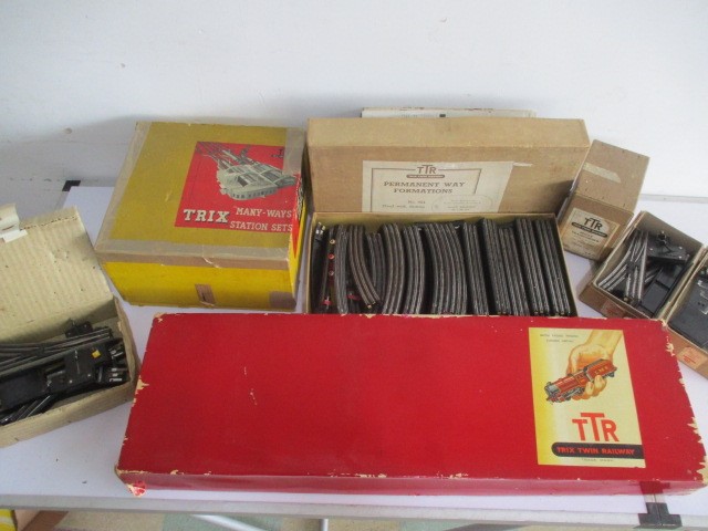 A collection of vintage boxed Trix Twin Railway, including a Goods Train Set (No 2/324). "Many-Ways"