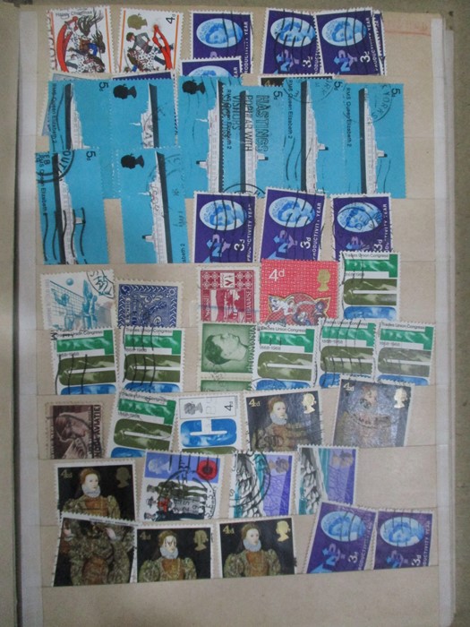 Two albums of stamps from countries including Denmark, Dominican Republic, Ecuador, Estonia, - Image 42 of 48