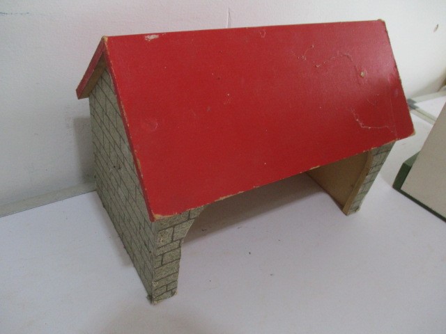 A "Jenlea" dolls house and similar stable block - Image 13 of 13