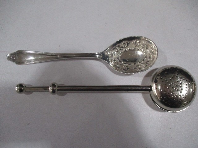 A collection of continental silver plated cutlery (marked 90) along with a pair of silver sugar nips - Image 8 of 8