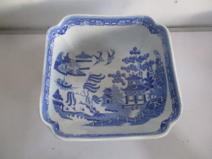 A Spode blue and white bowl, along with a Limoges lidded pot, oriental vase etc - Image 3 of 16