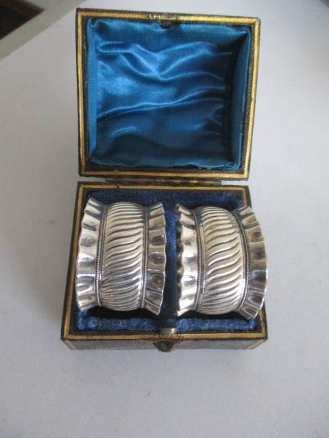 A collection of silver plated items along with two silver napkin rings - Image 2 of 12