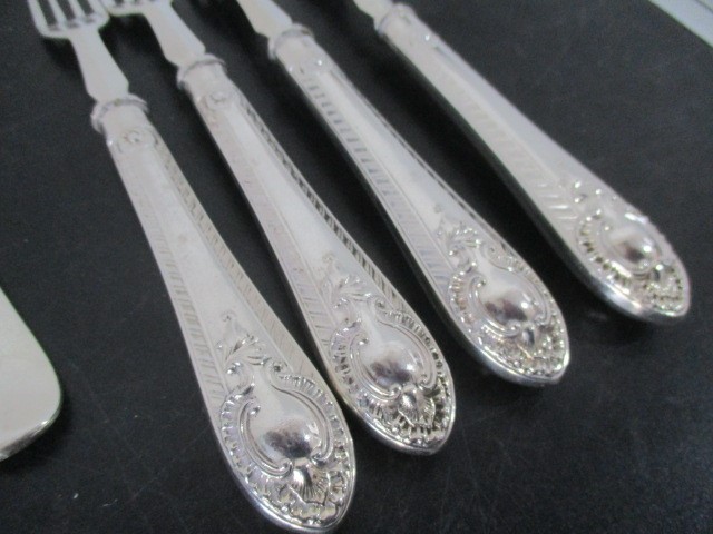 A collection of silver plated cutlery - Image 5 of 8