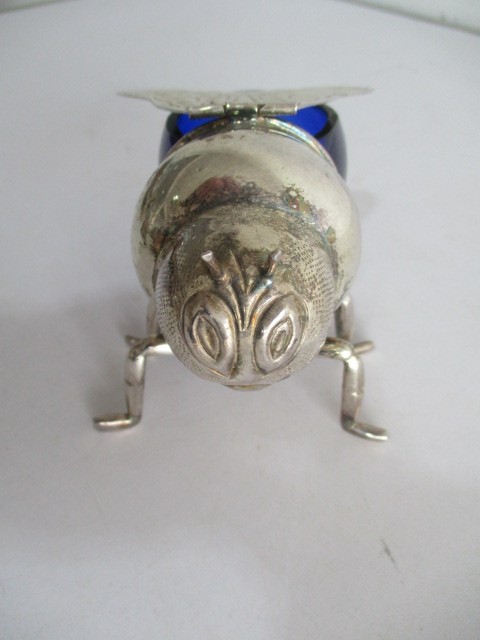 A silver plated and blue glass sugar bowl in the form of a fly, hinged wings as the cover - Image 2 of 7