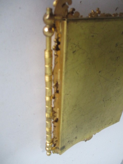 An ornate brass double photo frame - Image 9 of 11