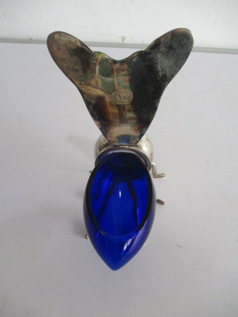 A silver plated and blue glass sugar bowl in the form of a fly, hinged wings as the cover - Image 3 of 7