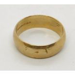 A 9ct gold wedding band,weight 4g